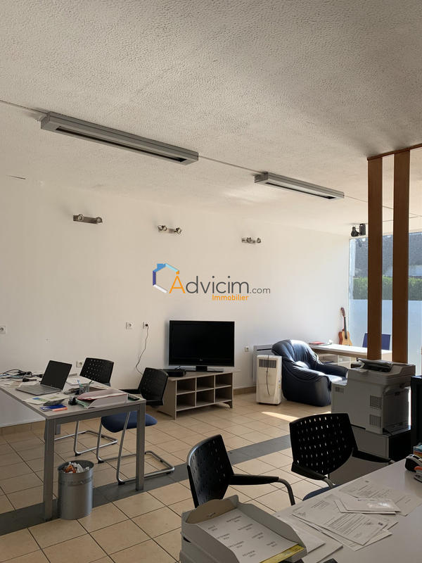 Local commercial - 98 m² - 2 pièces