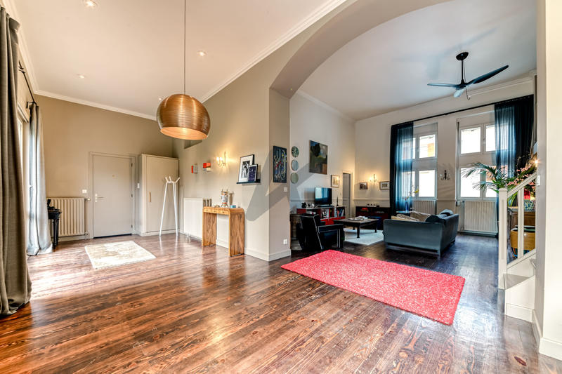 Appartement - 167 m² - 6 pièces