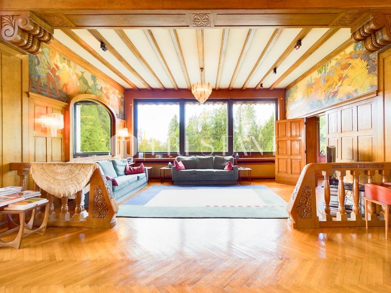 Maison - 550 m² - 12 pièces