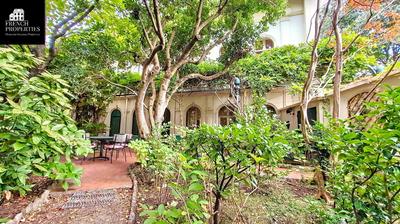 Demeure - 300 m² - 11 pièces