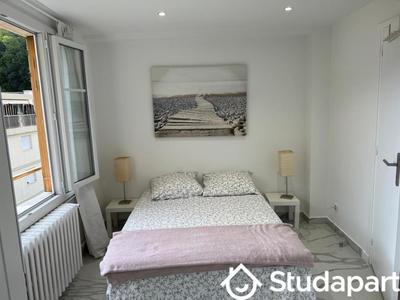 Chambre - 13 m² - 1 pièce