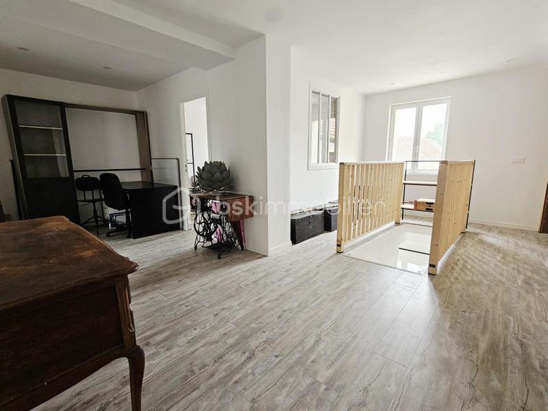 Maison traditionnelle - 250 m² - 8 pièces