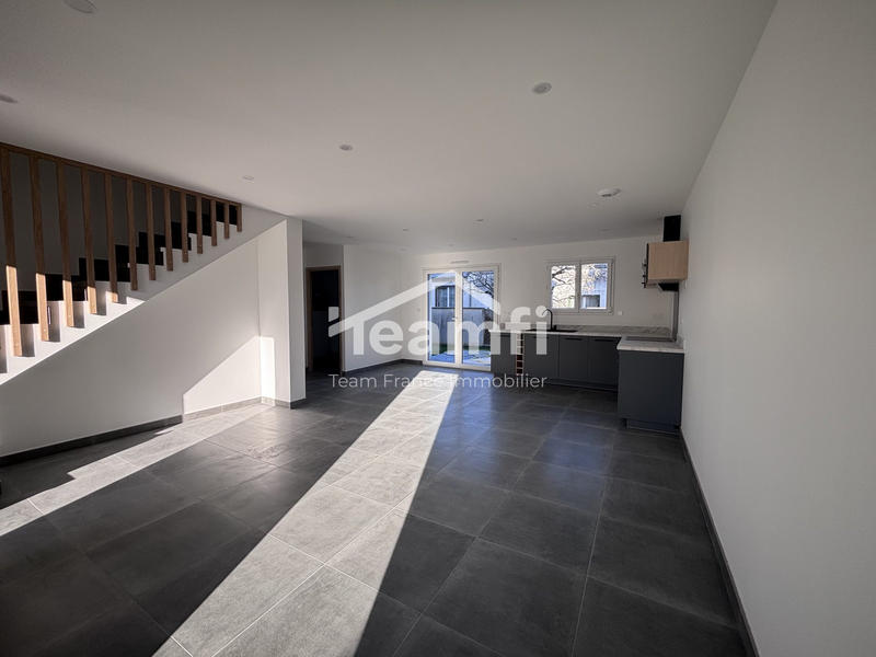 Maison - 102 m² - 4 pièces