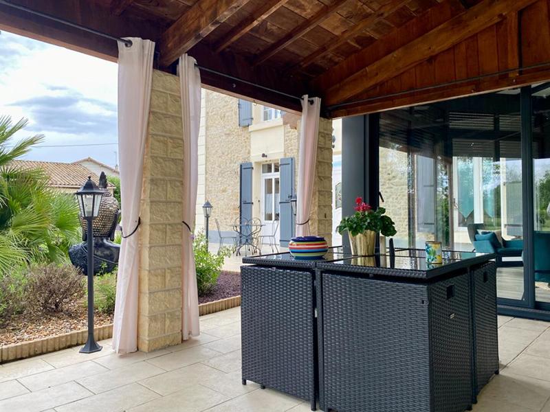 Maison - 240 m² - 6 pièces