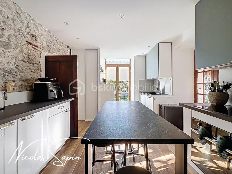 Appartement - 75 m² - 3 pièces