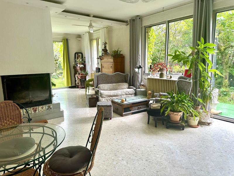 Maison - 253 m² - 8 pièces