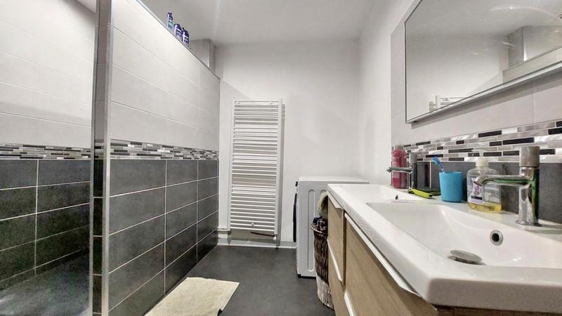 Appartement - 82 m² - 3 pièces