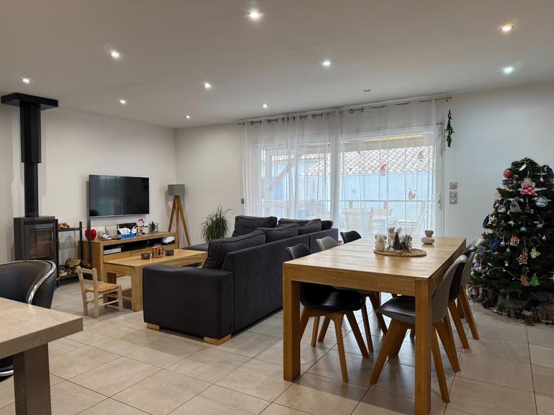 Maison - 95 m² - 4 pièces