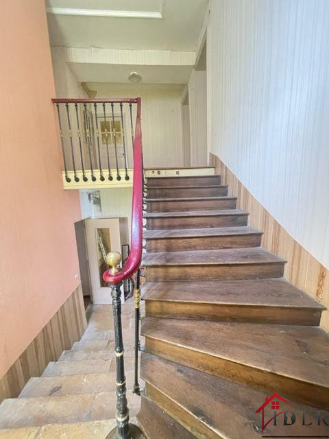 Maison - 320 m² - 11 pièces