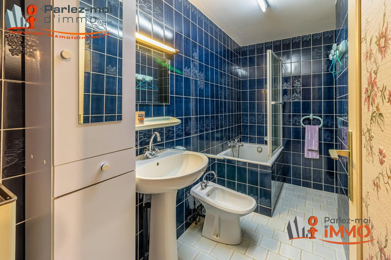 Maison - 185 m² - 8 pièces