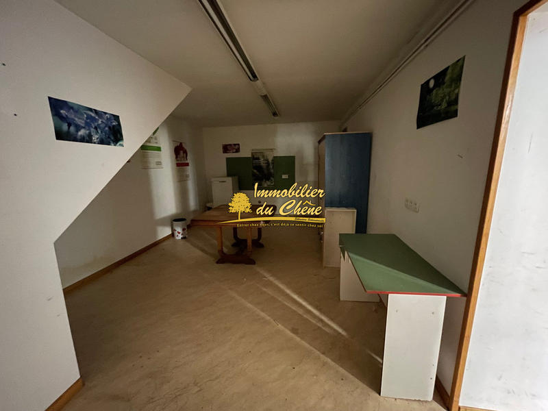 Local commercial - 211 m² - 5 pièces