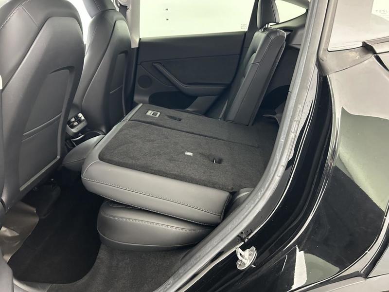 Tesla Model y Standard Rwd