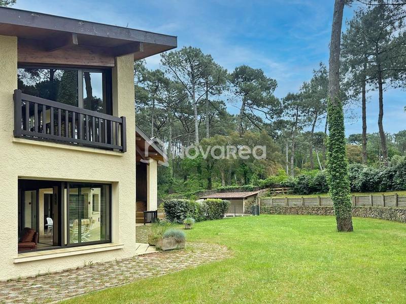 Maison - 190 m² - 6 pièces