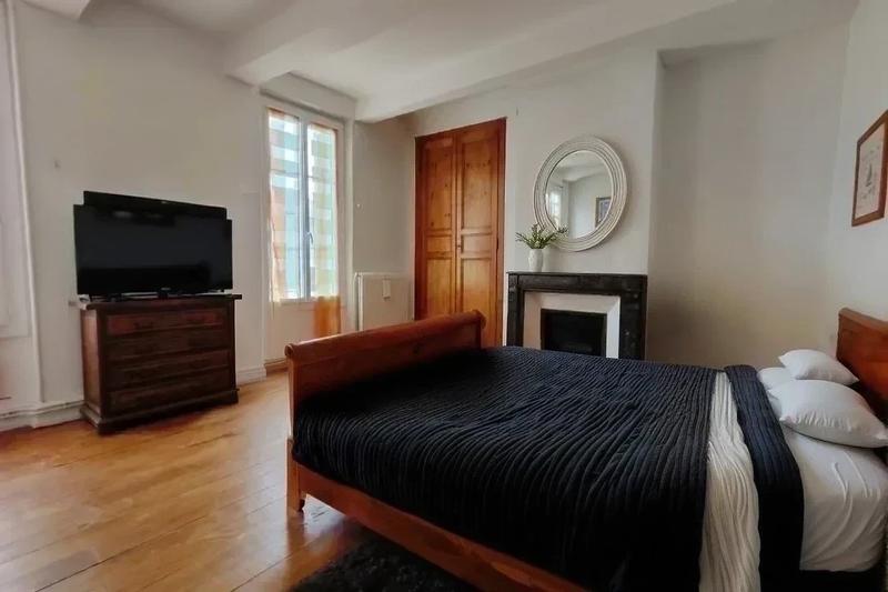 Maison de maîtres - 292 m² - 11 pièces