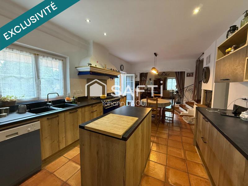 Maison - 140 m² - 5 pièces