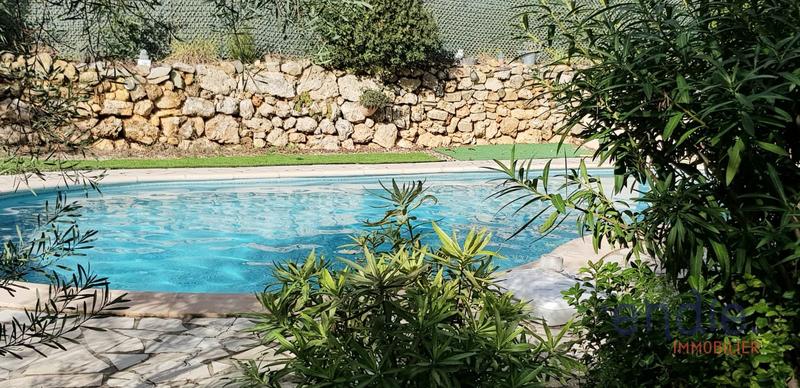 Maison - 197 m² - 7 pièces