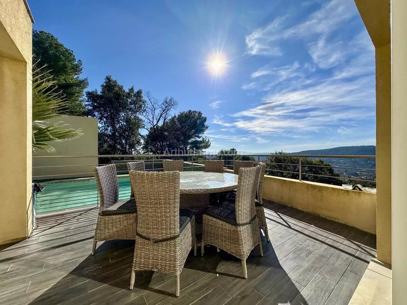 Maison - 197 m² - 5 pièces