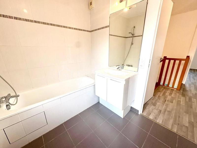 Maison - 94 m² - 5 pièces