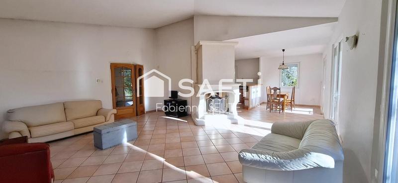 Maison - 265 m² - 11 pièces