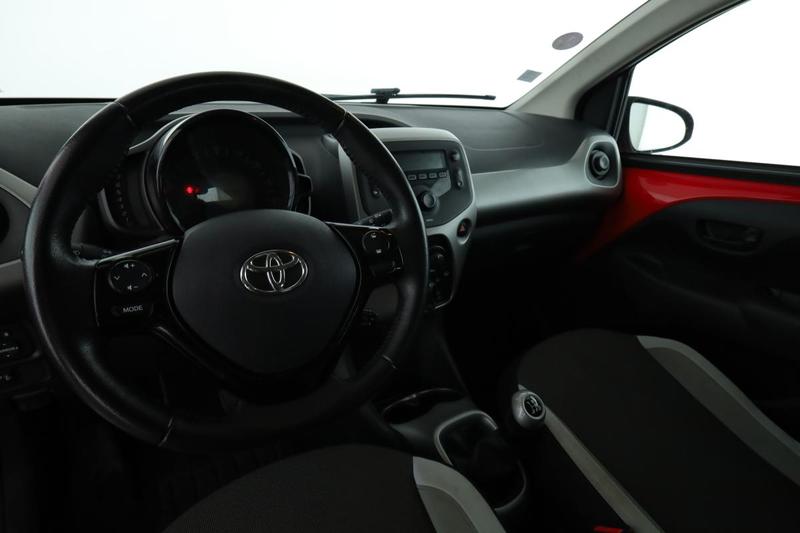 Toyota Aygo 1.0 Vvt-i X-Play 5p 69 ch