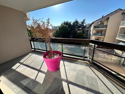 Appartement - 85 m² - 4 pièces