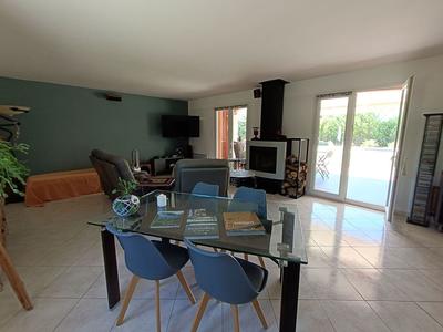 Maison traditionnelle - 122 m² - 4 pièces