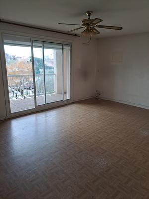 Appartement - 77 m² - 3 pièces