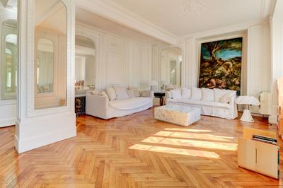 Appartement - 140 m² - 5 pièces