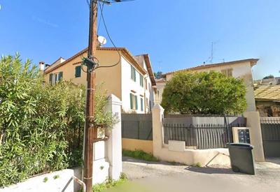 Immeuble - 117 m² - 9 pièces