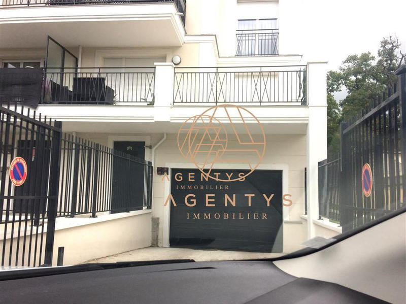 Parking / Garage - 13 m²