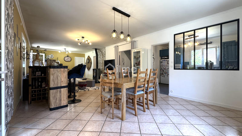 Maison - 202 m² - 6 pièces