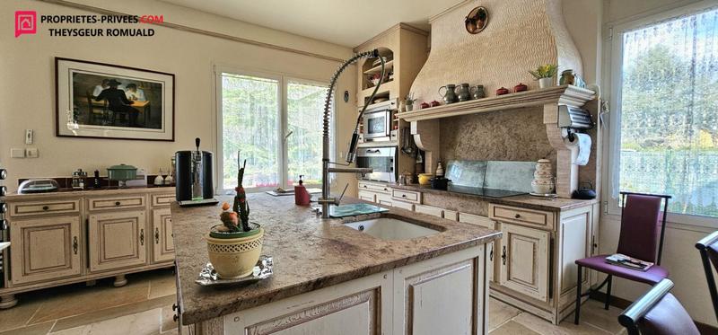 Maison - 200 m² - 5 pièces