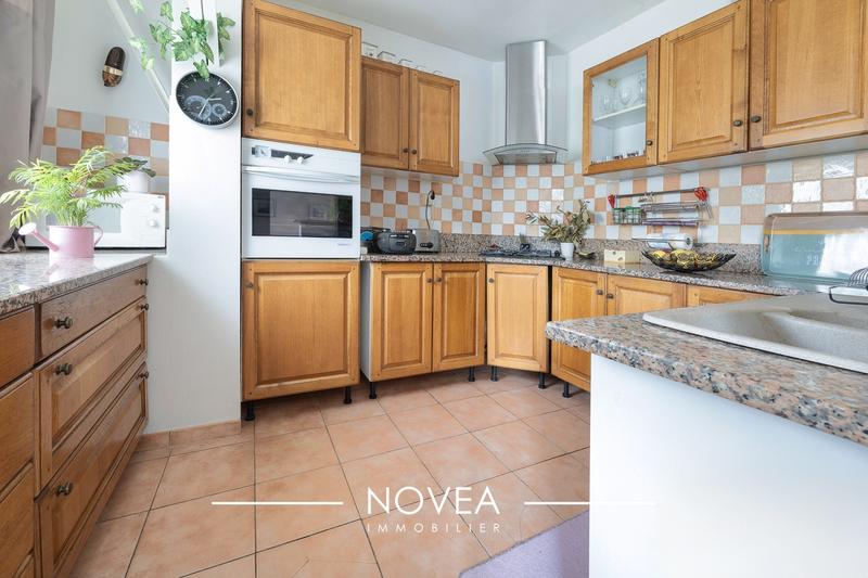 Maison - 270 m² - 5 pièces