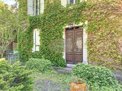 Maison - 197 m² - 8 pièces