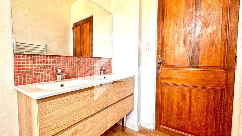 Appartement - 75 m² - 4 pièces