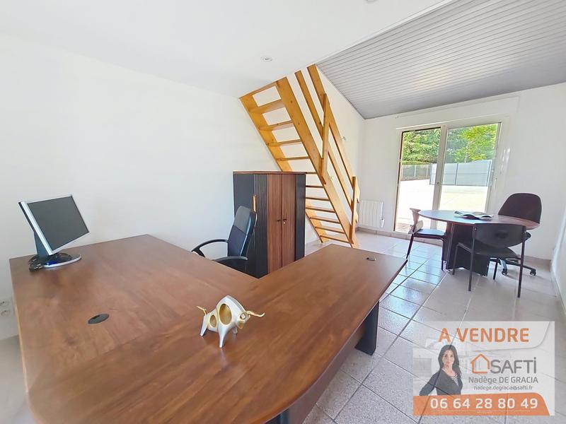 Maison - 220 m² - 7 pièces