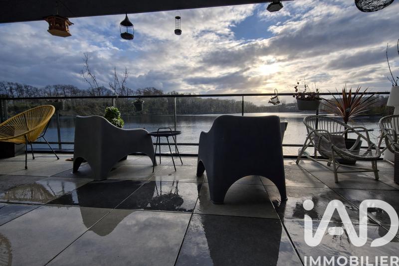 Maison - 250 m² - 11 pièces