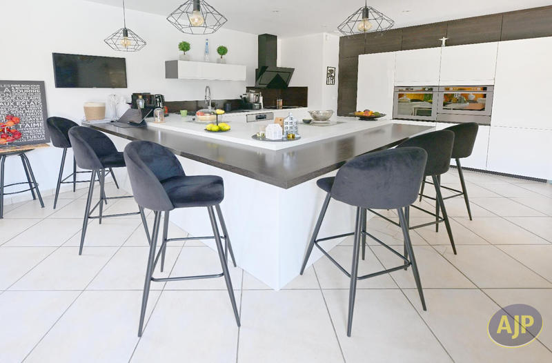 Maison - 173 m² - 5 pièces