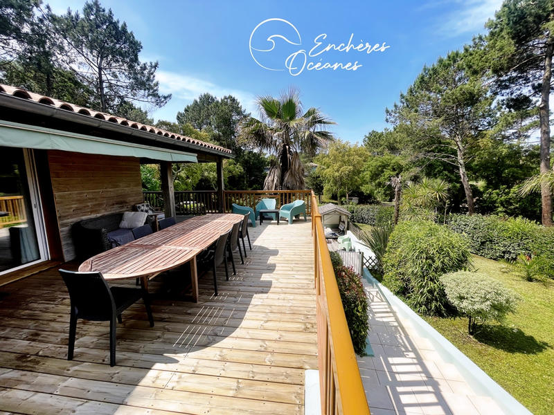 Maison - 230 m² - 6 pièces