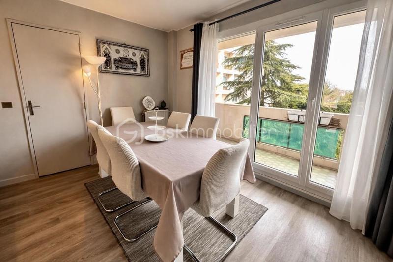 Appartement - 80 m² - 4 pièces