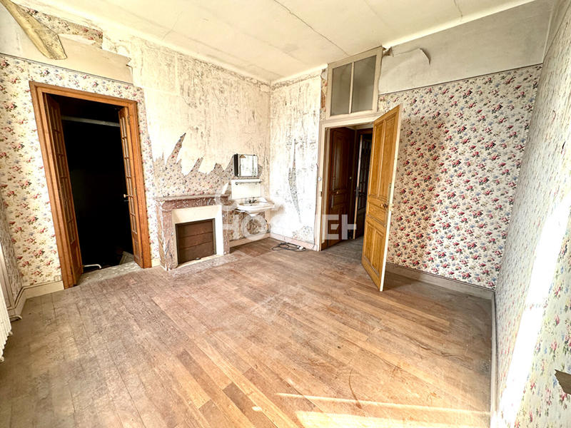 Maison - 216 m² - 8 pièces