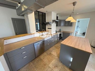 Maison - 158 m² - 8 pièces