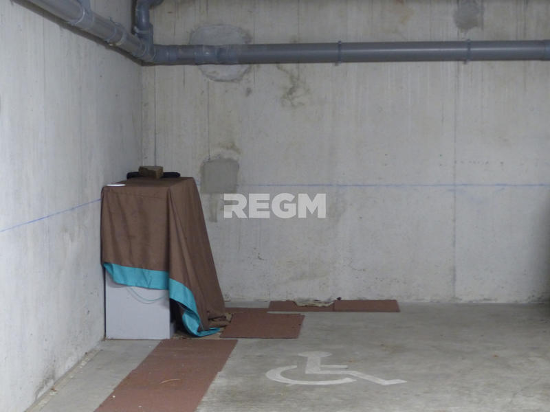 Parking / Garage - 18 m²