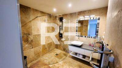 Propriété - 393 m² - 15 pièces