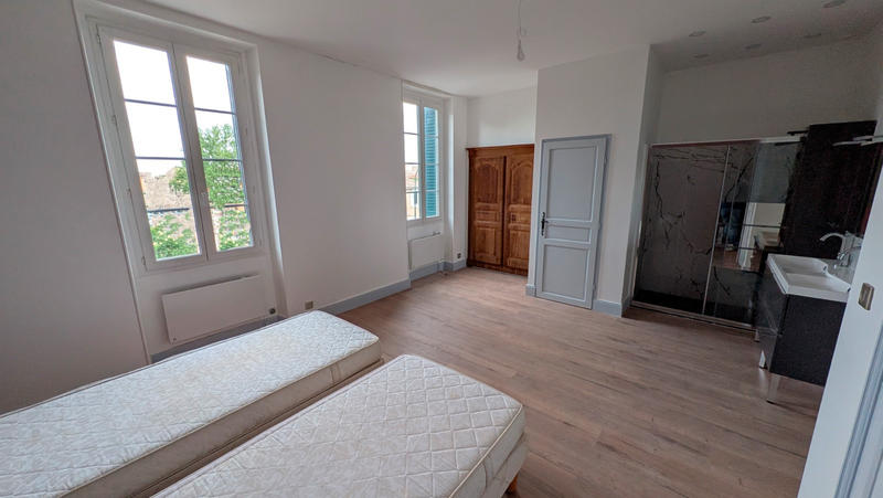 Maison - 204 m² - 8 pièces