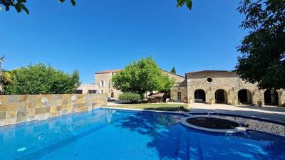 Demeure - 1 000 m² - 20 pièces