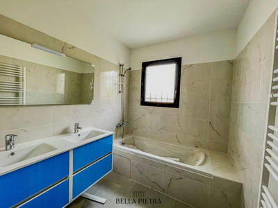 Appartement - 94 m² - 4 pièces