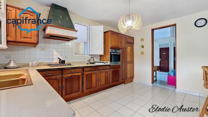 Villa - 267 m² - 10 pièces