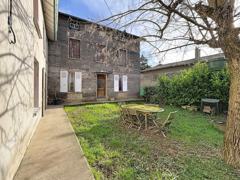 Maison - 238 m² - 10 pièces