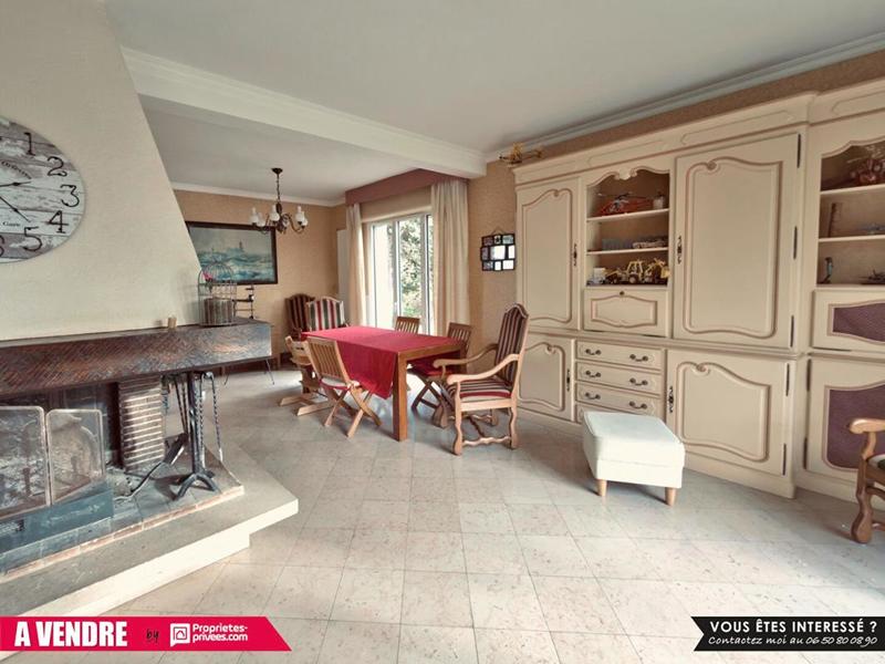 Maison - 240 m² - 8 pièces